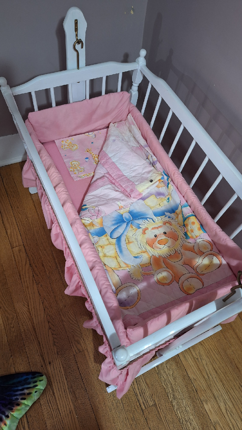 White Baby Cradle with Pink Bedding - photo 3
