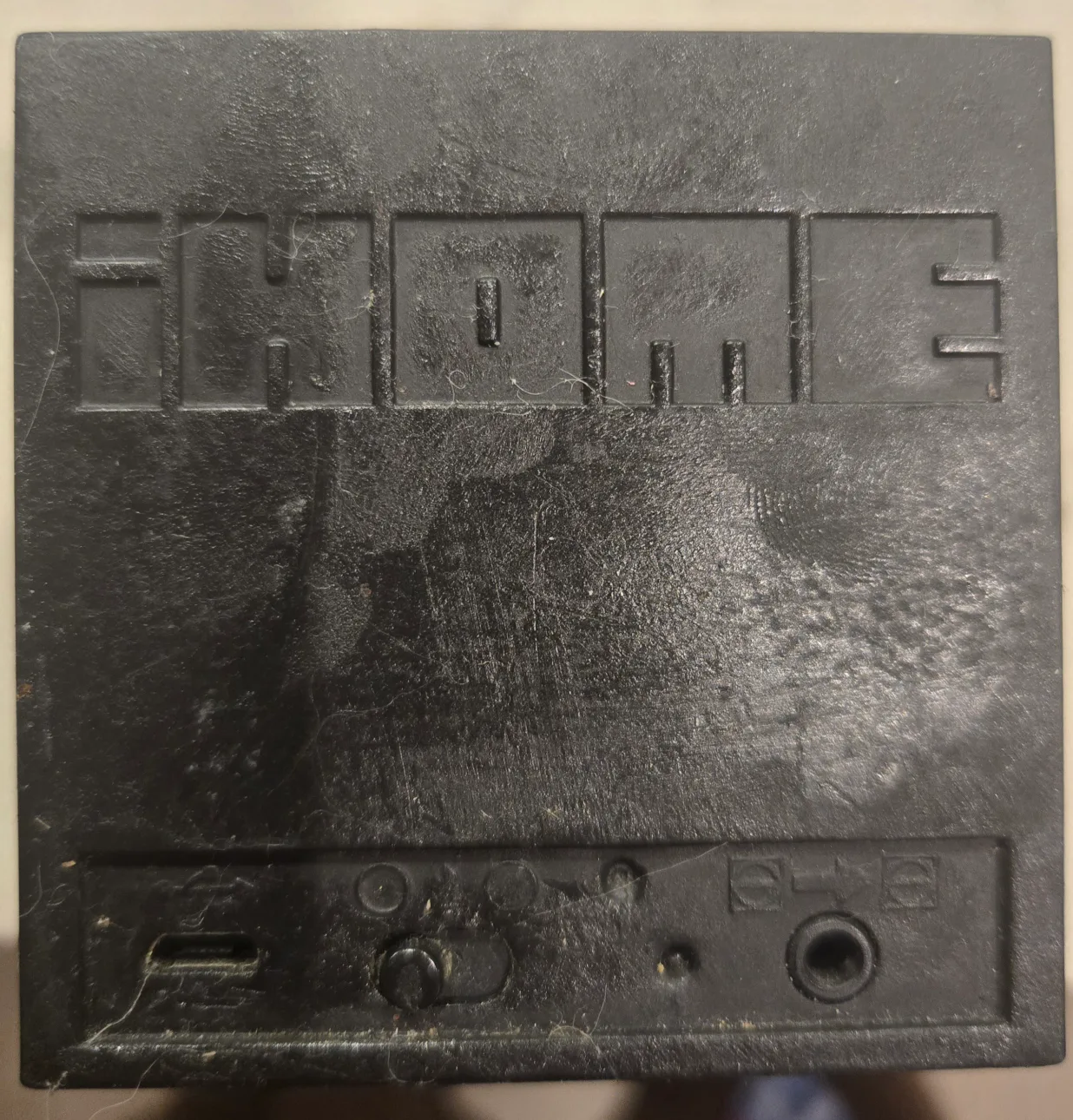 iHOME Bluetooth Speaker 🤎 image indicator(2)