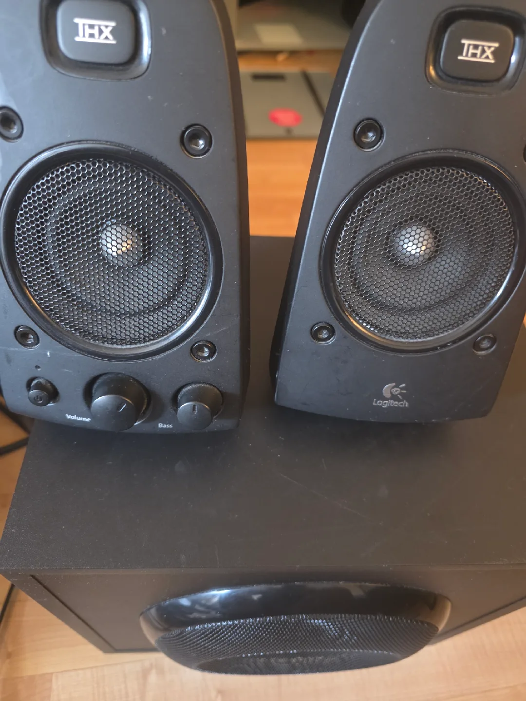 Logitech Speaker System Z623 image indicator(2)