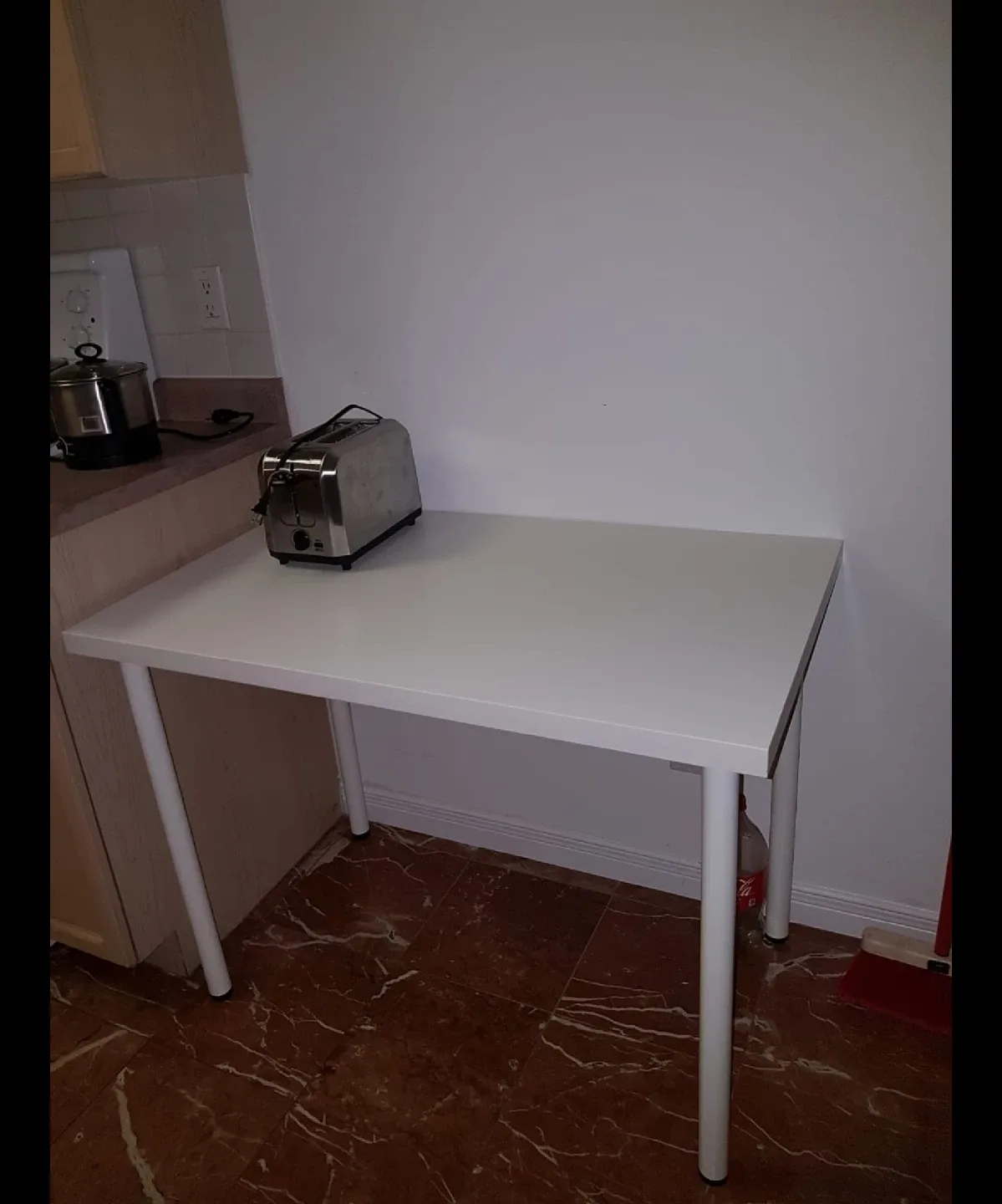 White Desk thumbnail