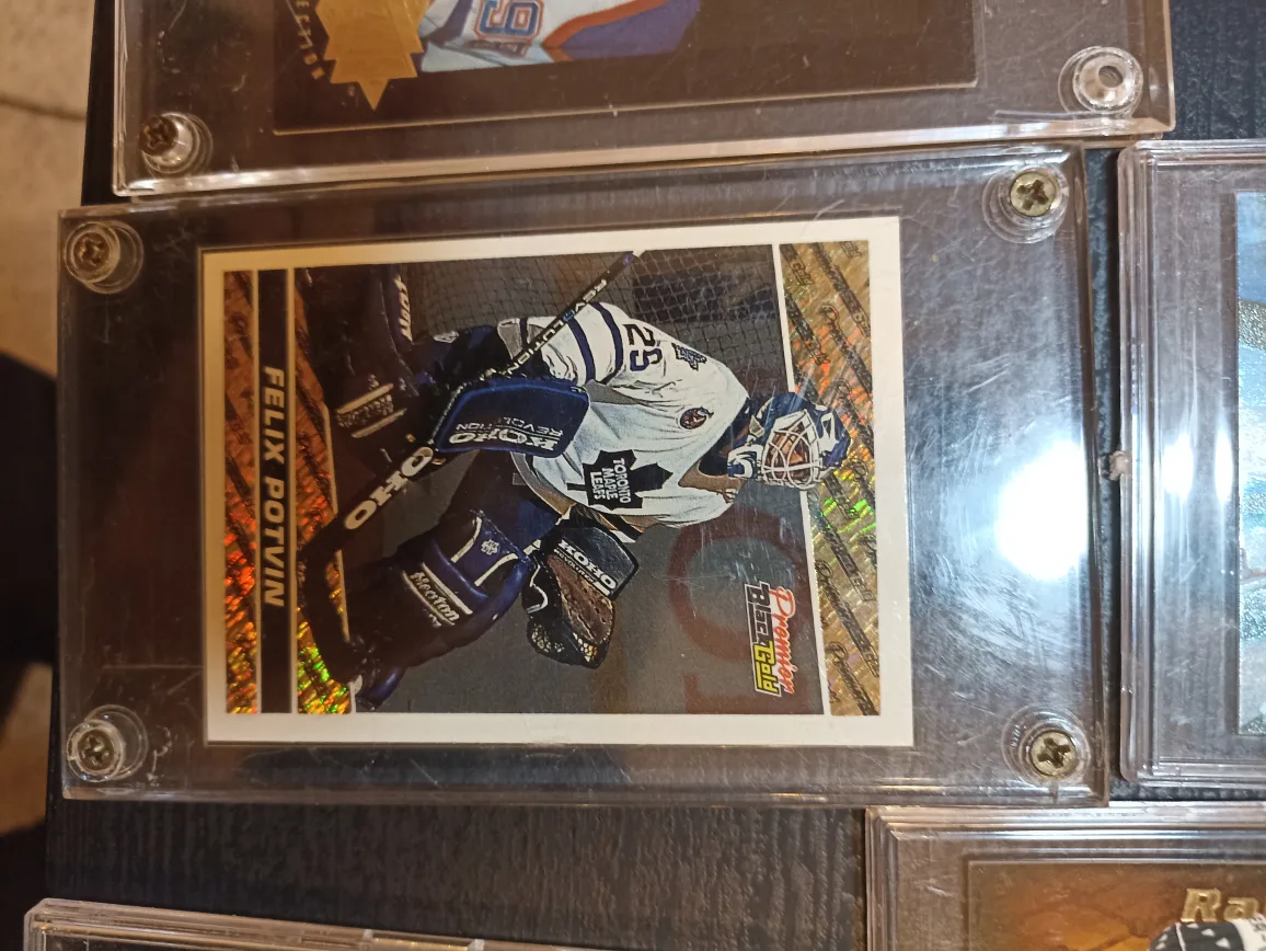 Hockey Trading Cards - Assorted Players image indicator(9)