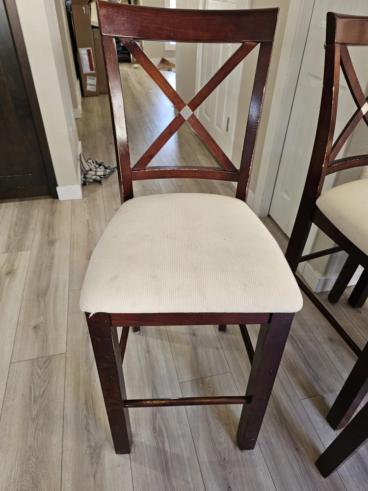 bar height table and 5 chairs. - photo 4