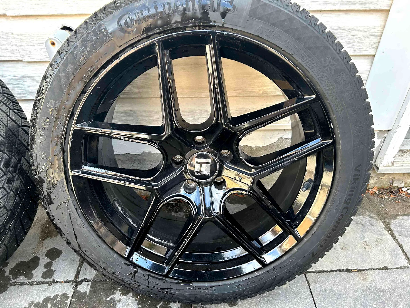 4 20" Wheels with Continental VikingContact 7 Tires image indicator(5)