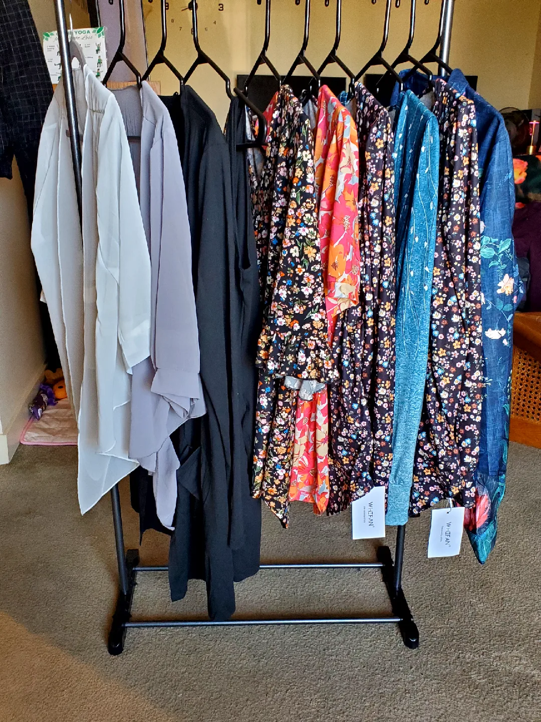 15 Women's X LARGE and  LARGE .Shirts.Mos8jt Brand new! image indicator(6)