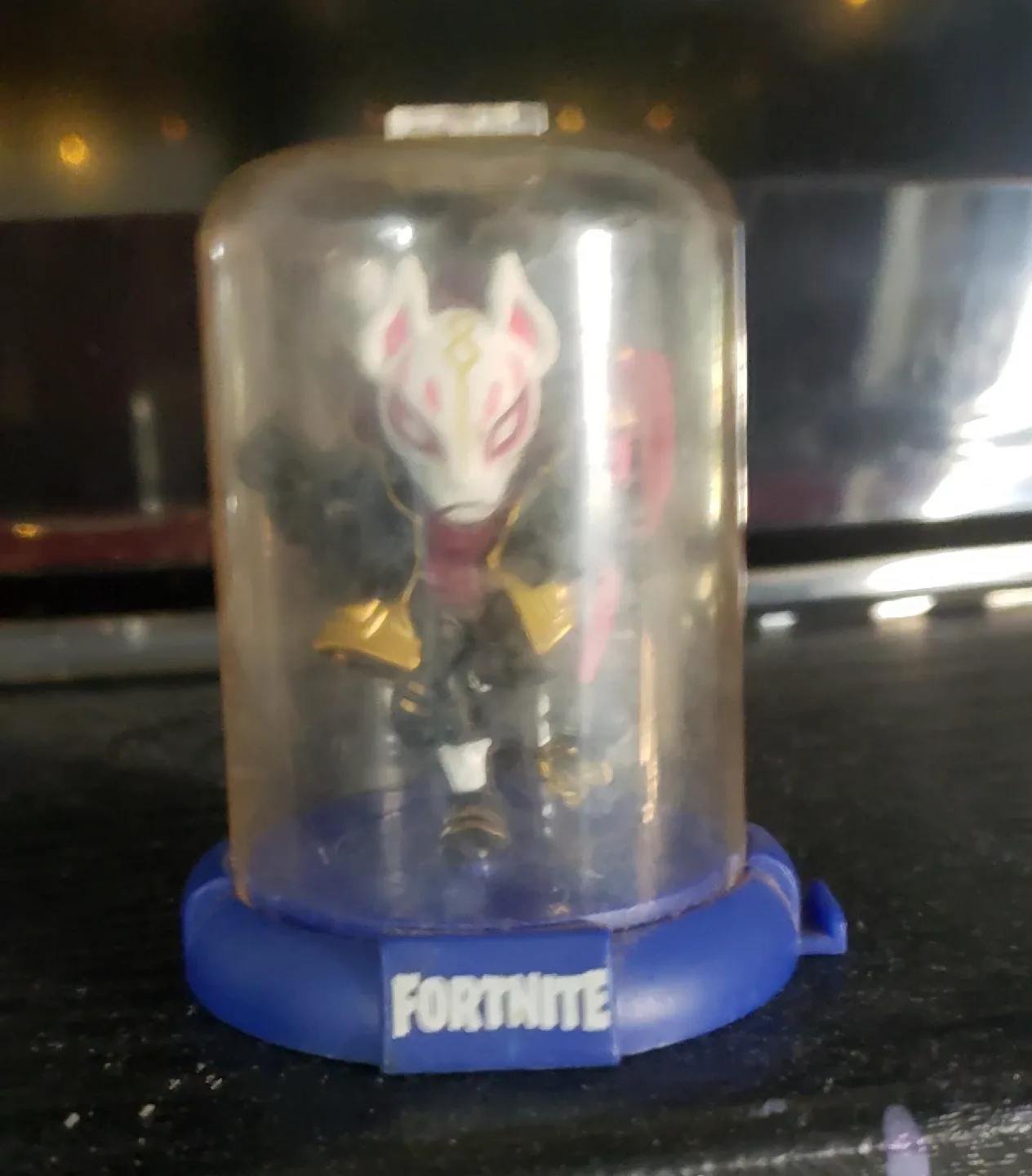 Fortnite Vending Machine Figurine image indicator(2)