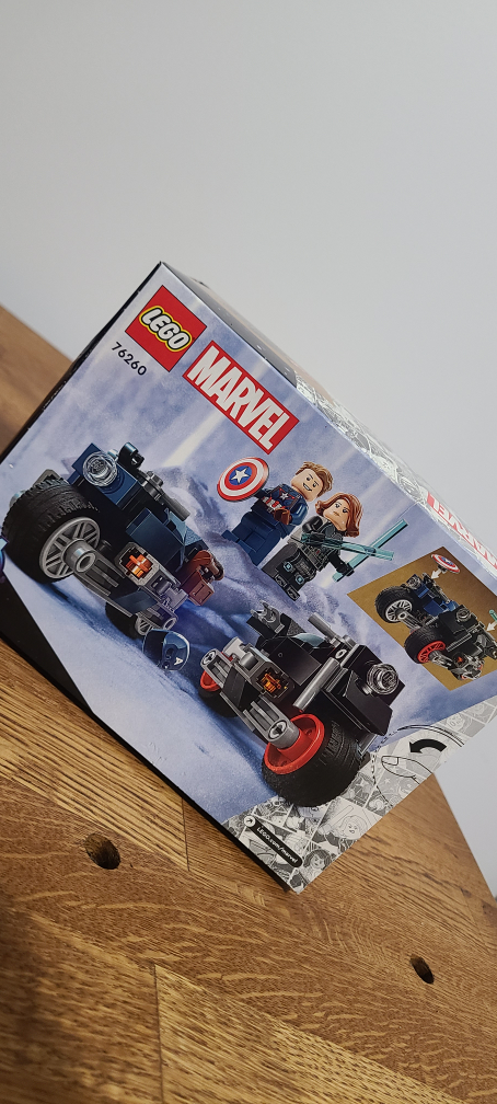 New LEGO Marvel Black Widow & Captain America Motorcycles