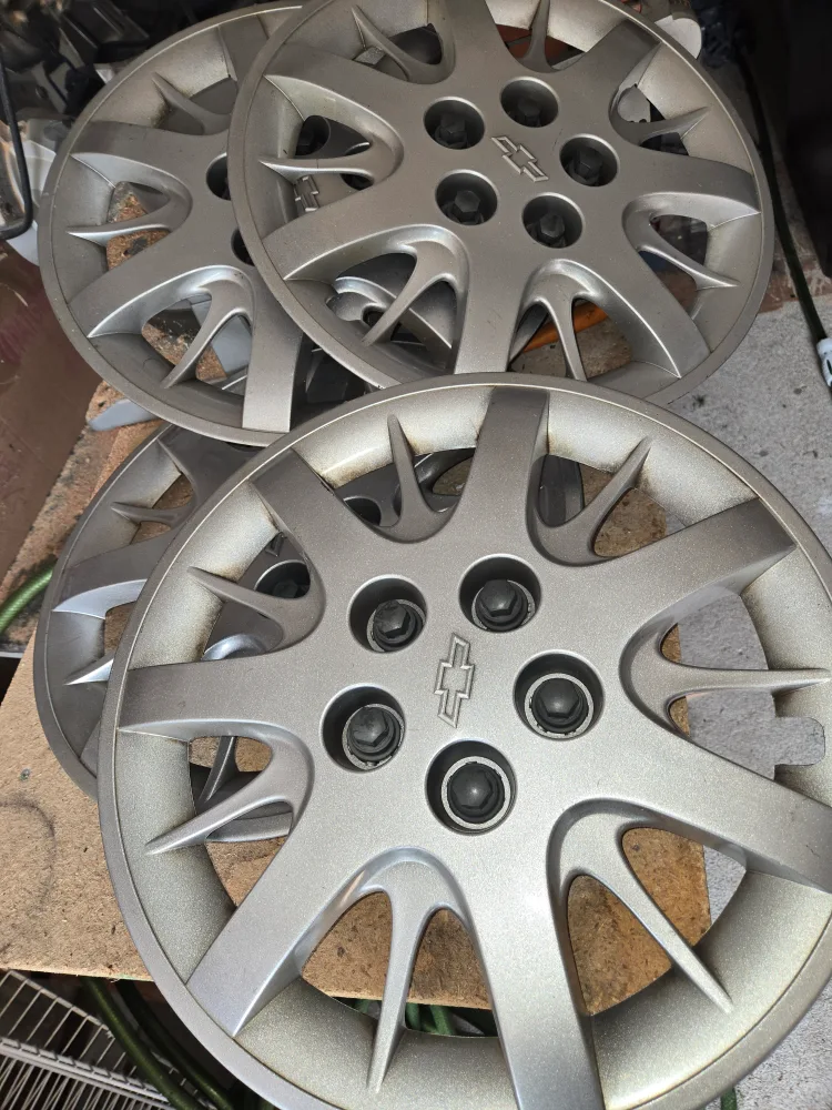 Honda civic original rims and tire cover 15 in chevy 16 inch image indicator(5)