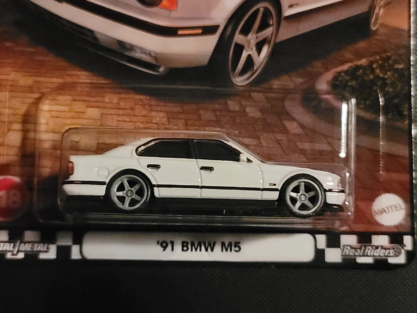 Hot Wheels '91 BMW M5 Boulevard - New in Package! image indicator(2)