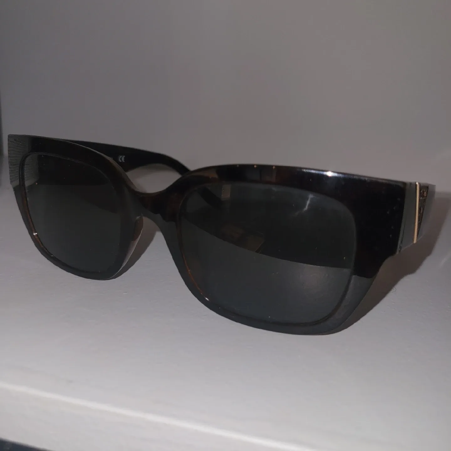Guess prescription Sunglasses thumbnail