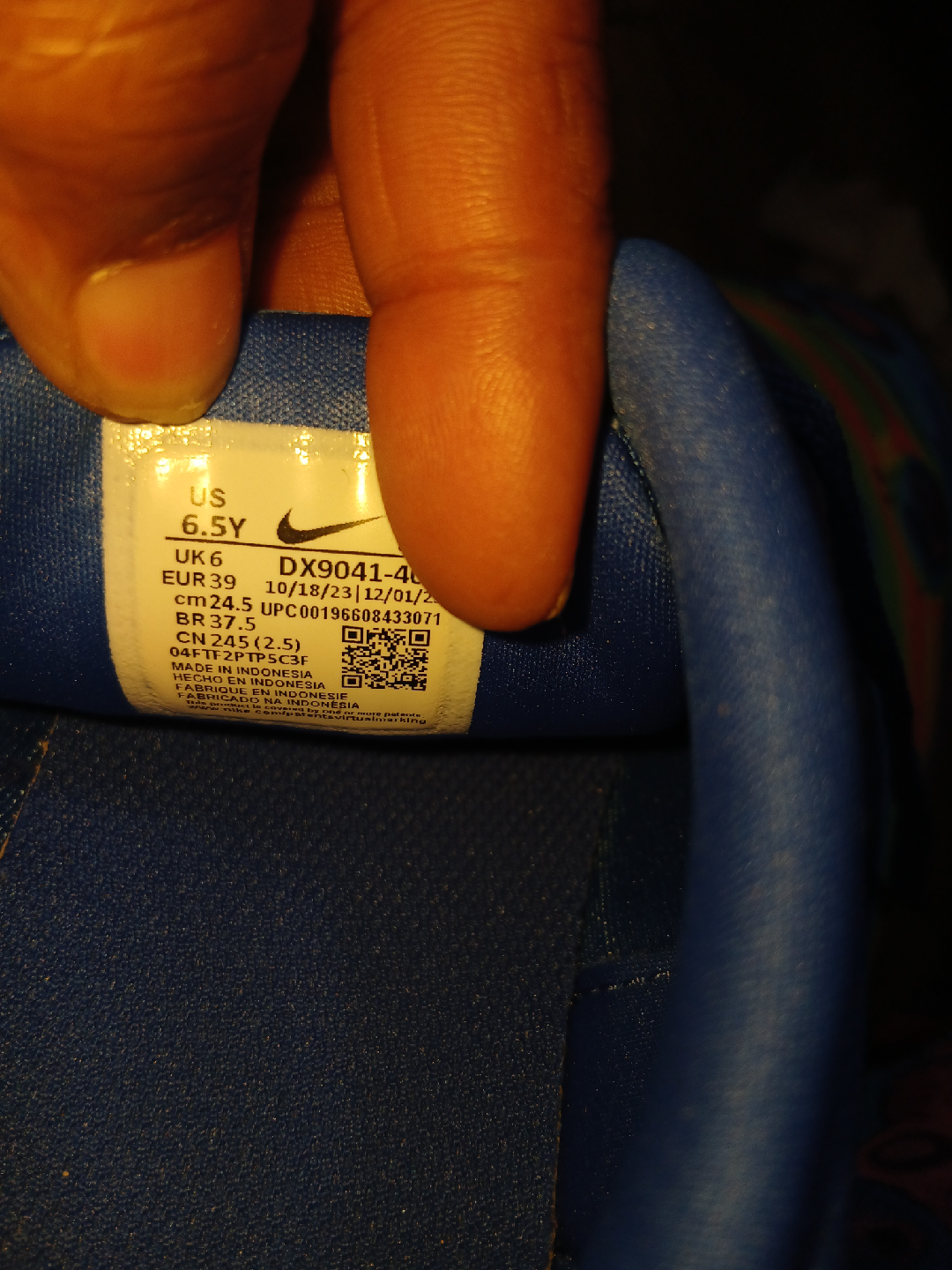 Nike Tanjun Blue Sneakers - Youth Size 6.5 - photo 3