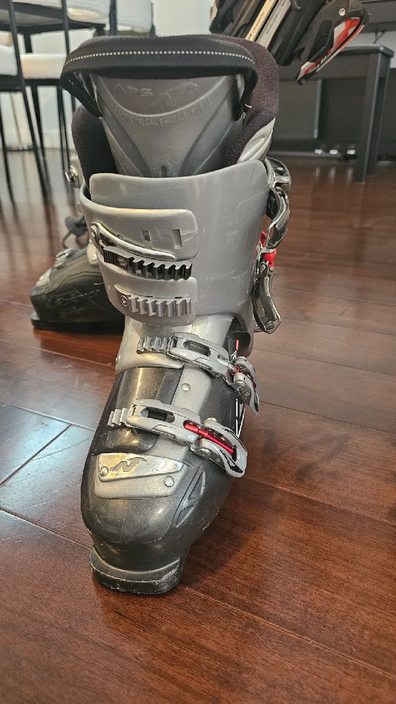 Nordica Ski Set - Boots, Skis & Poles (Complete Set) image indicator(3)
