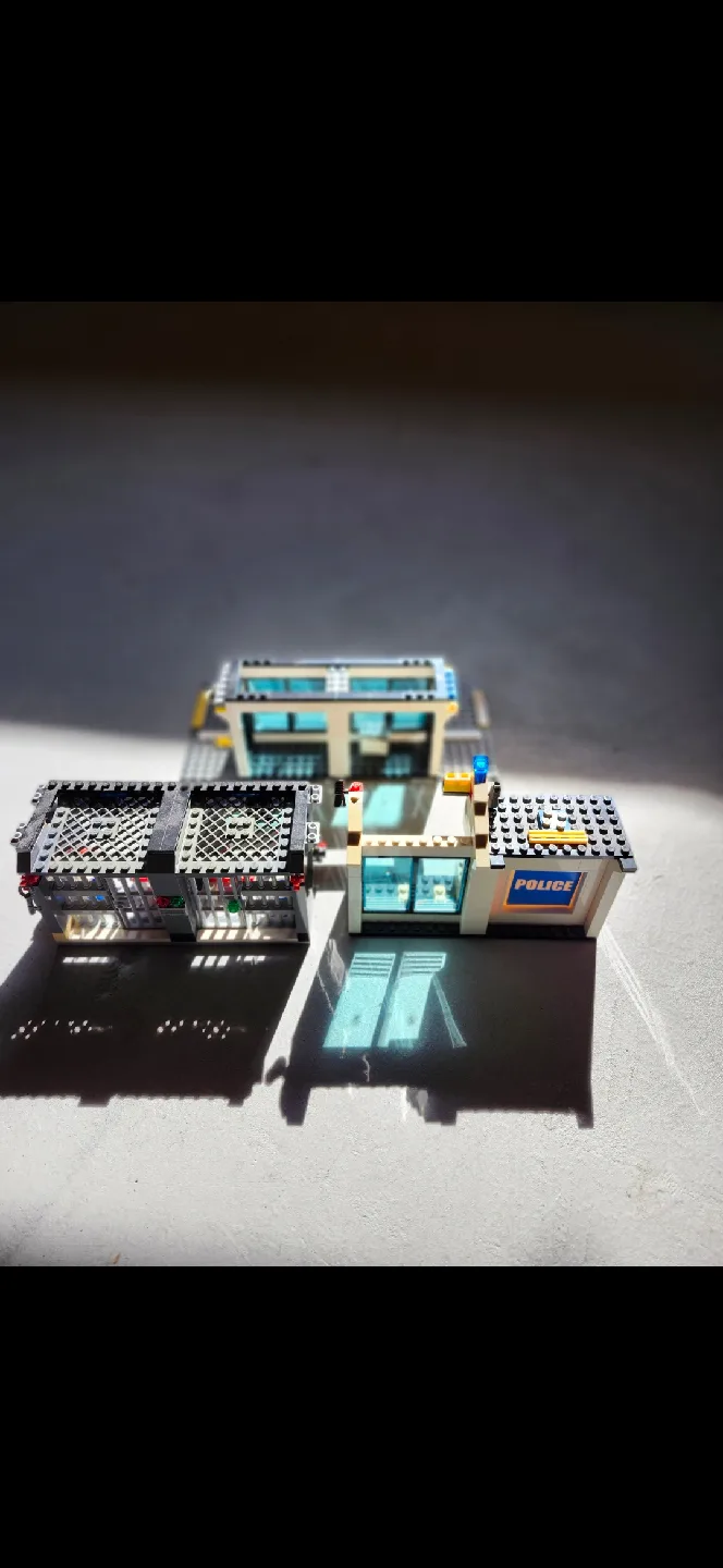 Lego Minifigures & sets image indicator(4)