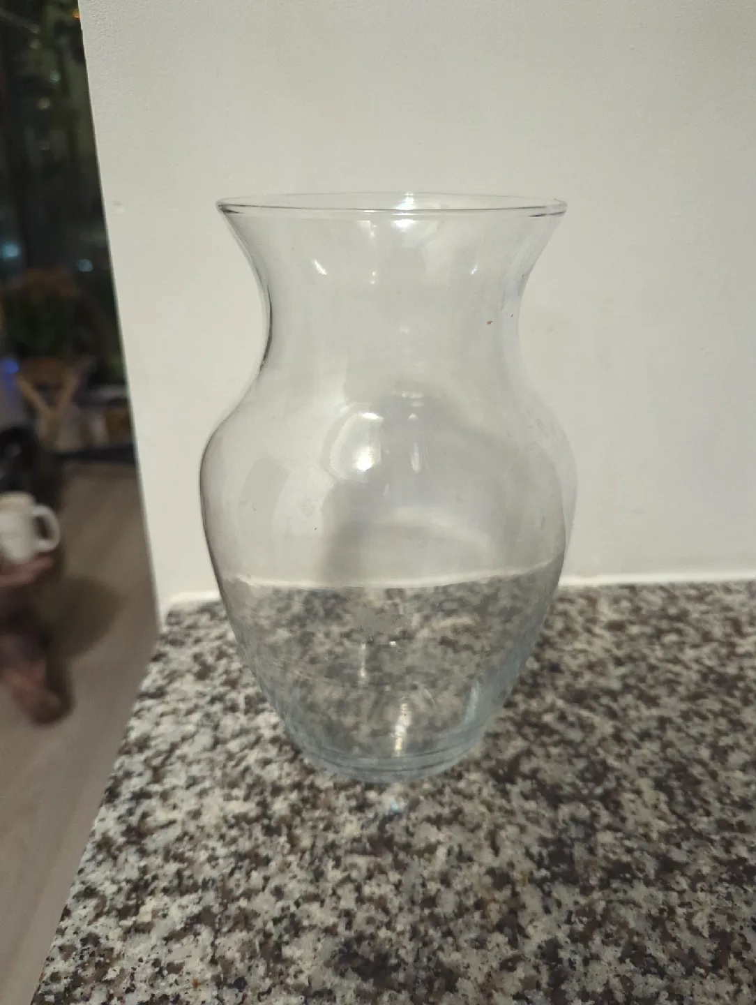 Clear Glass Vase 🥕 thumbnail