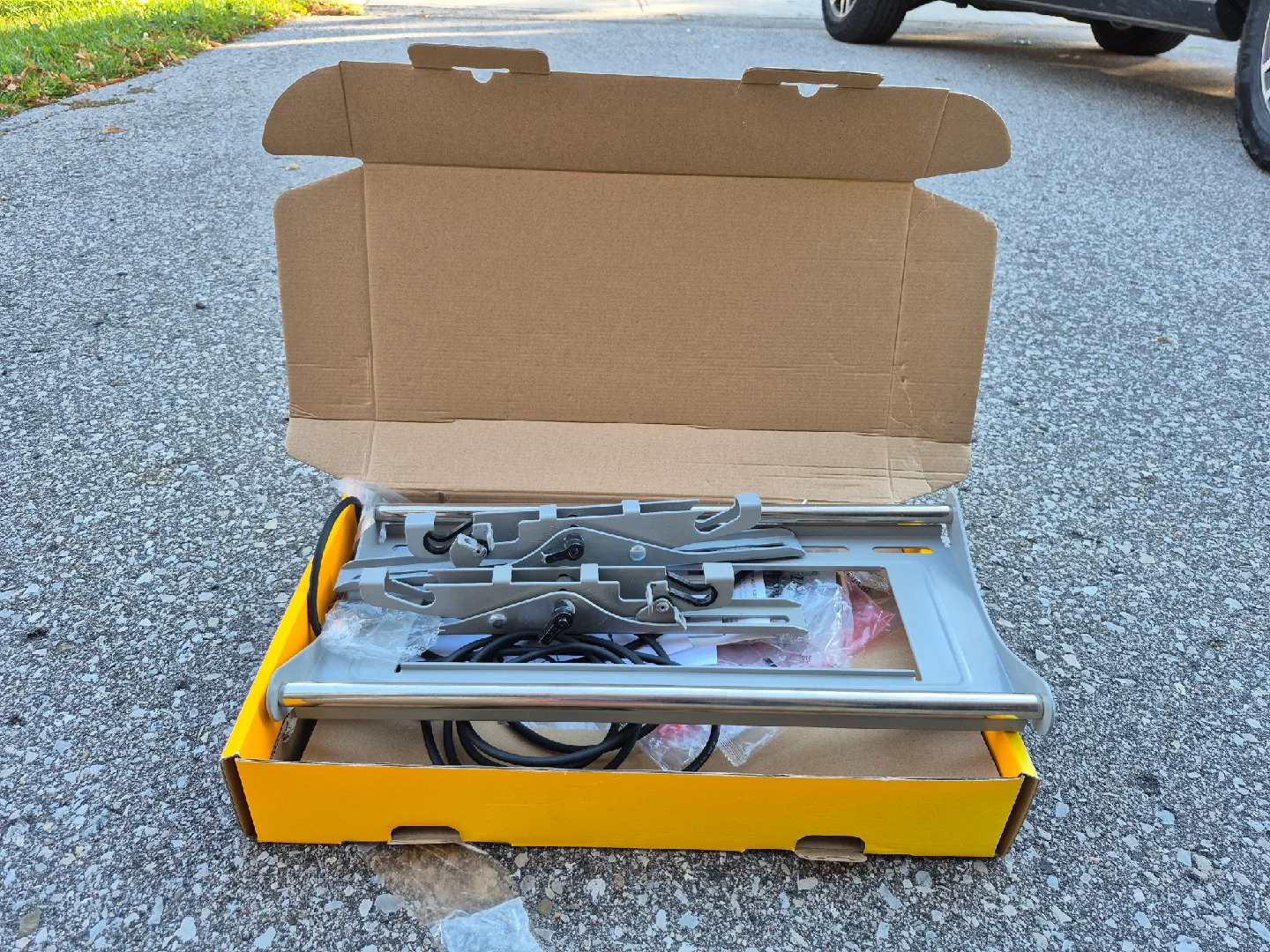 Blackweb Swivel TV Base for 32-65 inch TVs image indicator(2)