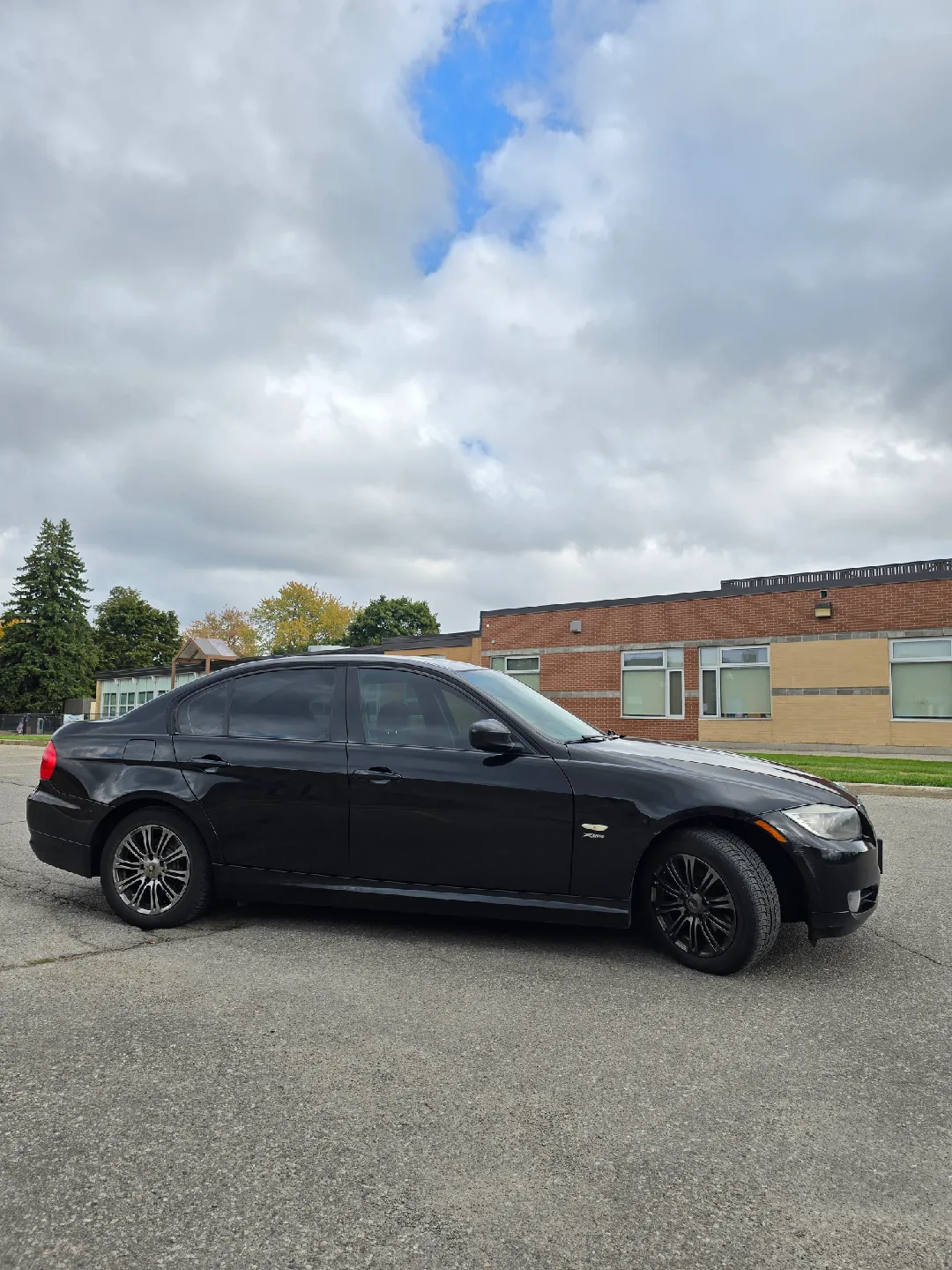 2011 BMW 328i Sedan - Black image indicator(5)