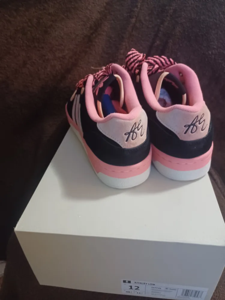 Adidas rivalry low Anthony Edward with love size 12 image indicator(3)