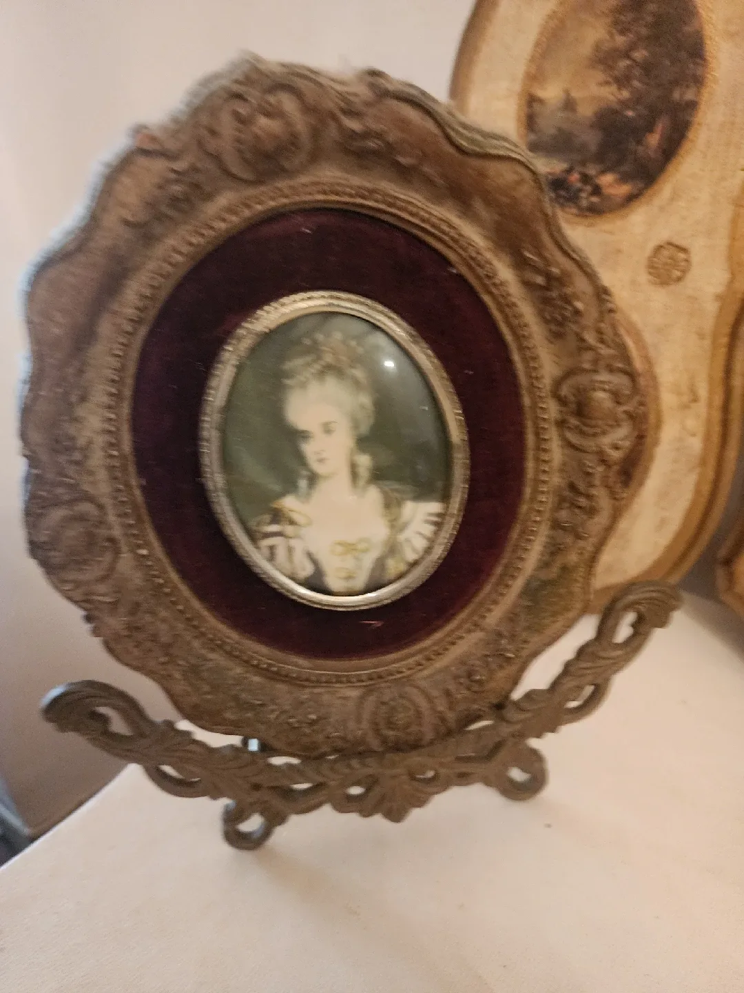 Vintage Decorative Frames all those pieces for $50 image indicator(2)