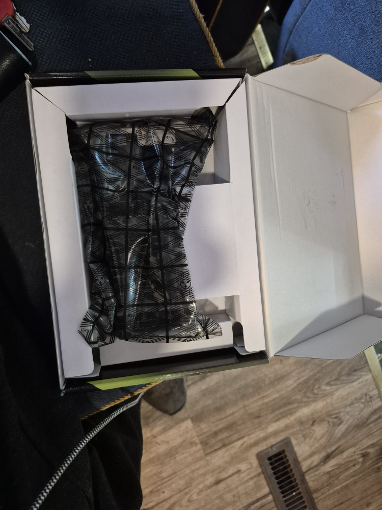 ASUS GeForce 210 Silent Graphics Card - New in Box - photo 2