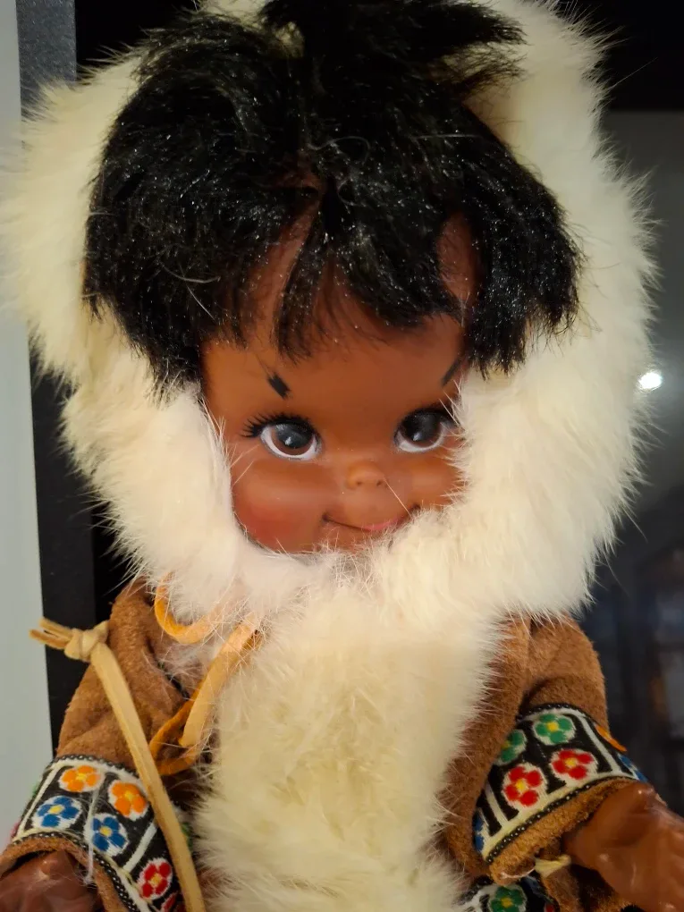 Beautiful vintage doll. image indicator(2)