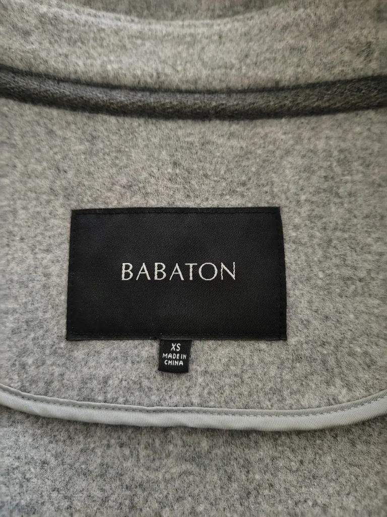 Classic Vintage Aritzia Babaton Coat – Italian Wool Blend (XS) image indicator(3)