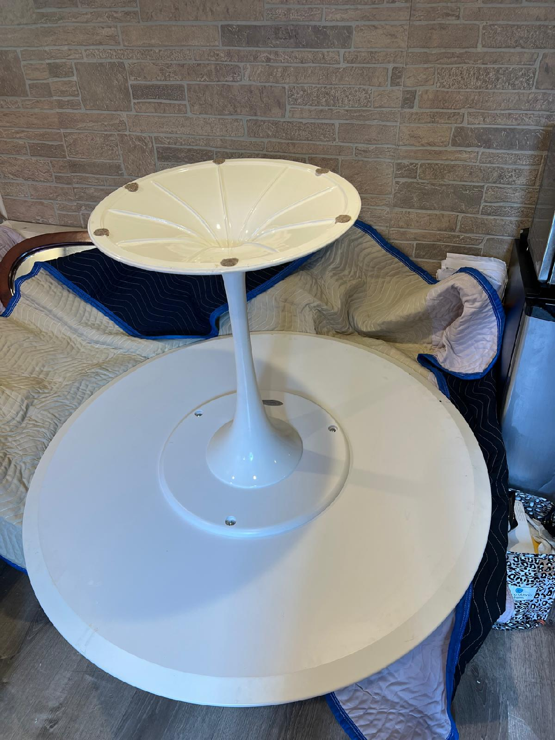 Knoll Saarinen Round Dining Table - White - photo 4