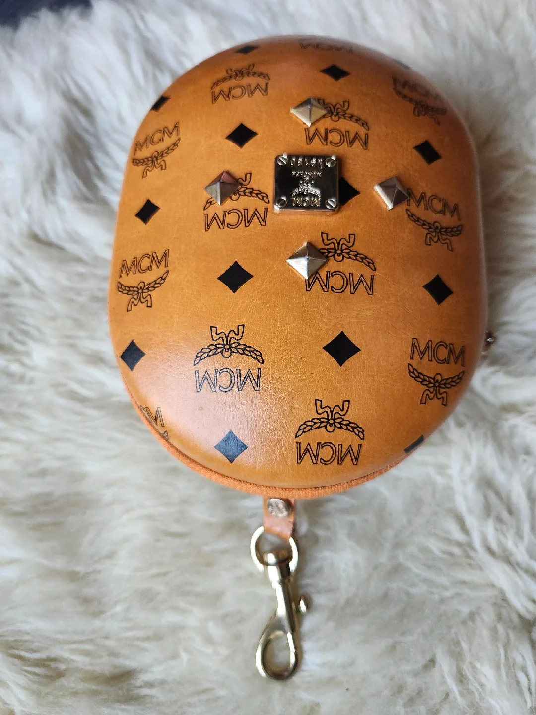 AUTHENTIC MCM  X BEATS HEADPHONE CASE image indicator(8)