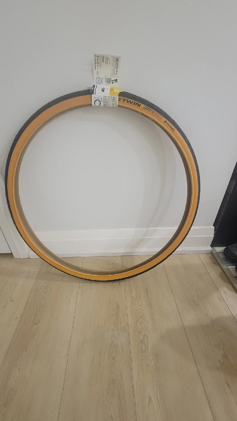 BTWIN City 5 Protect Bike Tire - 650 x 35A