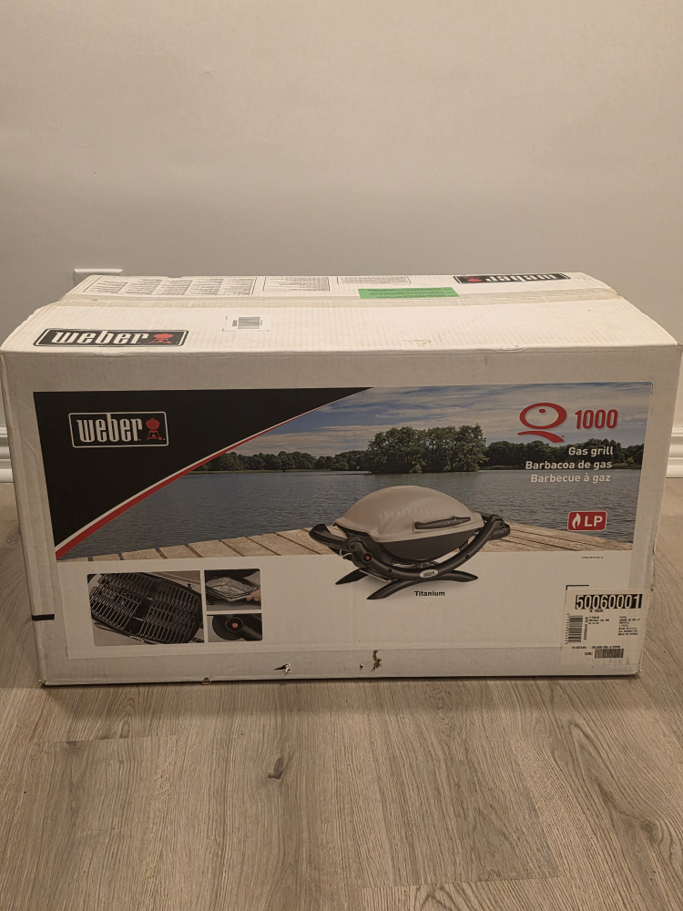 Brand NEW IN BOX Weber Q 1000 Gas Grill - New in Box