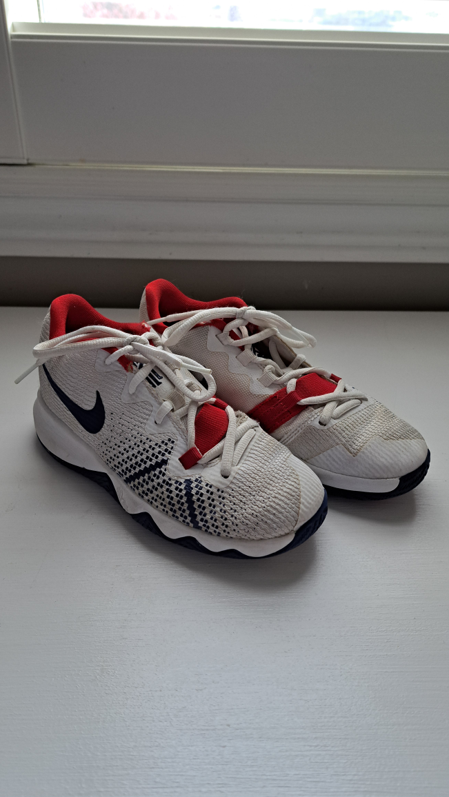 Nike Kyrie Flytrap 1.5 Youth Sneakers - Size 1.5Y - photo 2