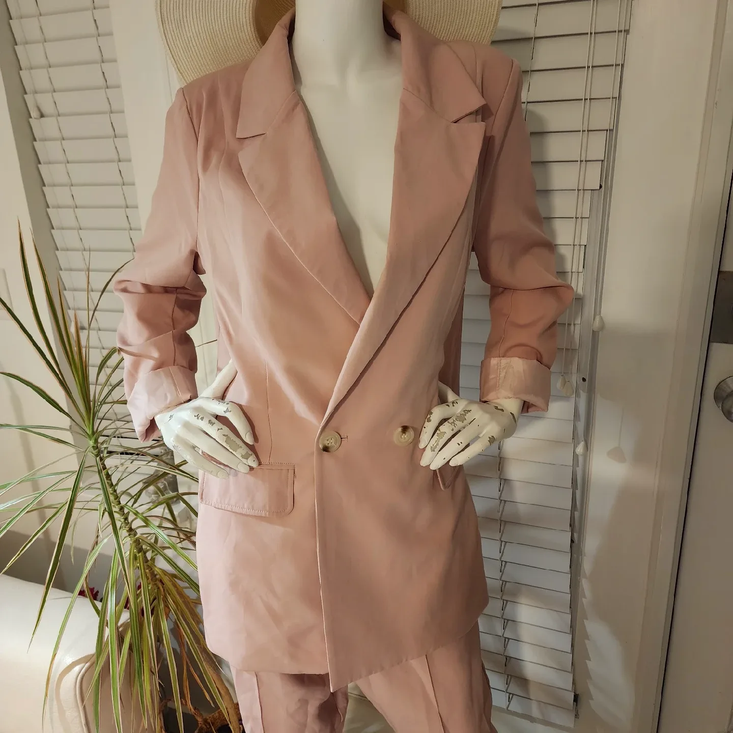 Missguided Tall Pink Suit Set - Blazer & Pants image indicator(3)
