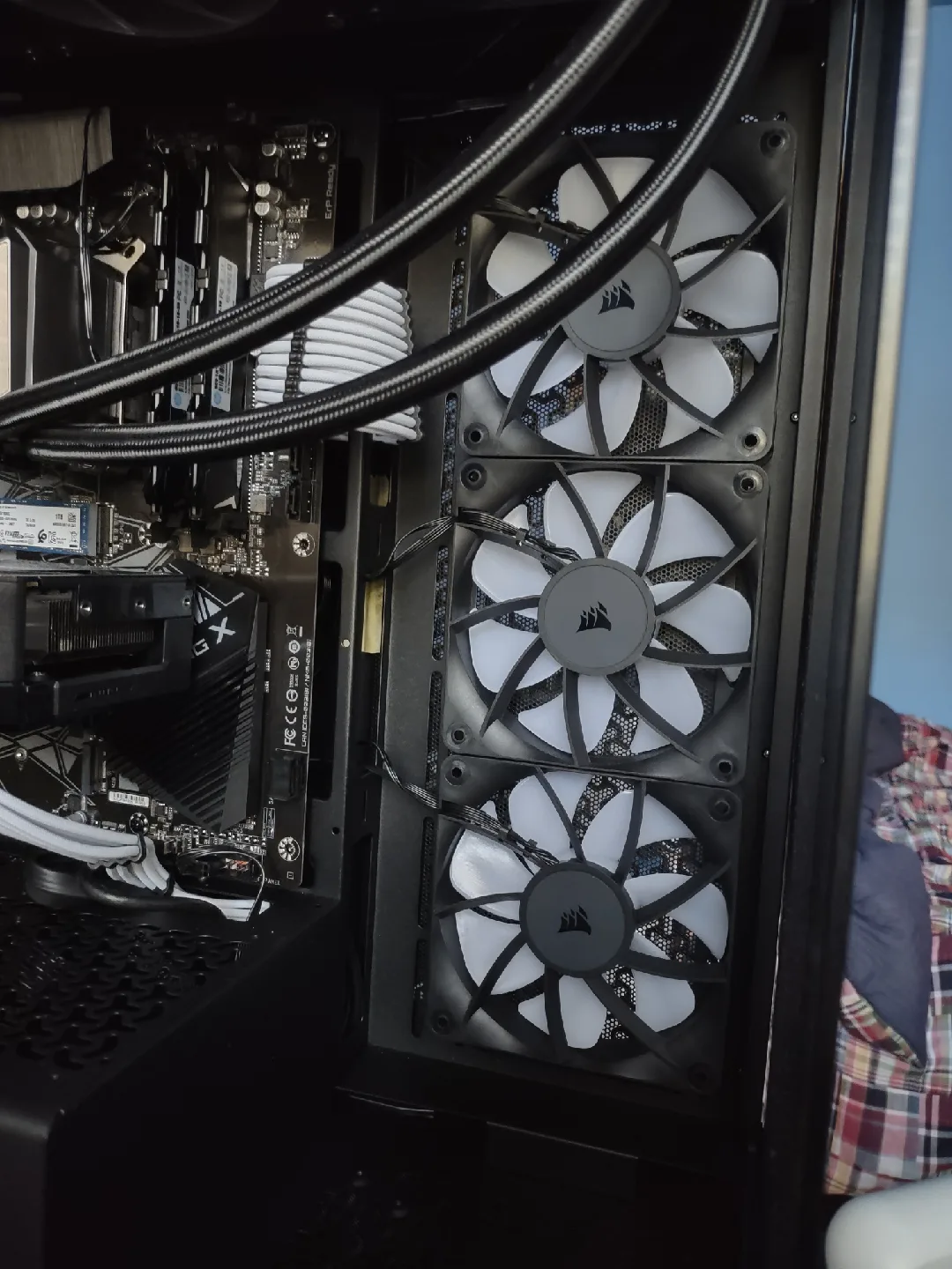 Custom Built Gaming Desktop image indicator(2)