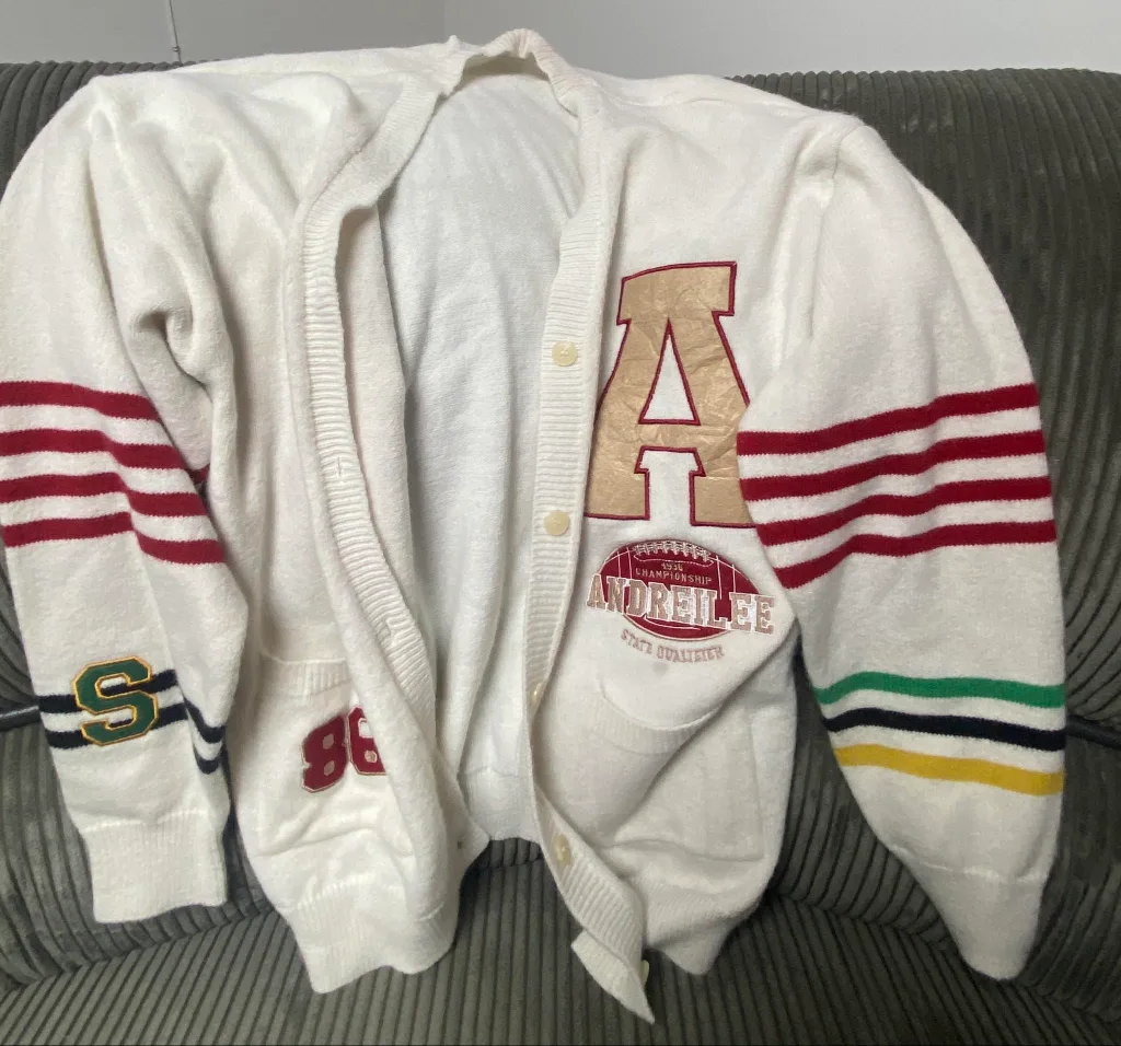 Andre Lee Championship Cardigan image indicator(2)