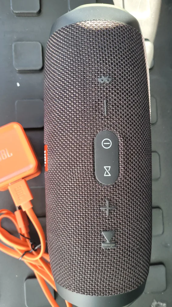 JBL Charge 3 Portable Bluetooth Speaker image indicator(2)