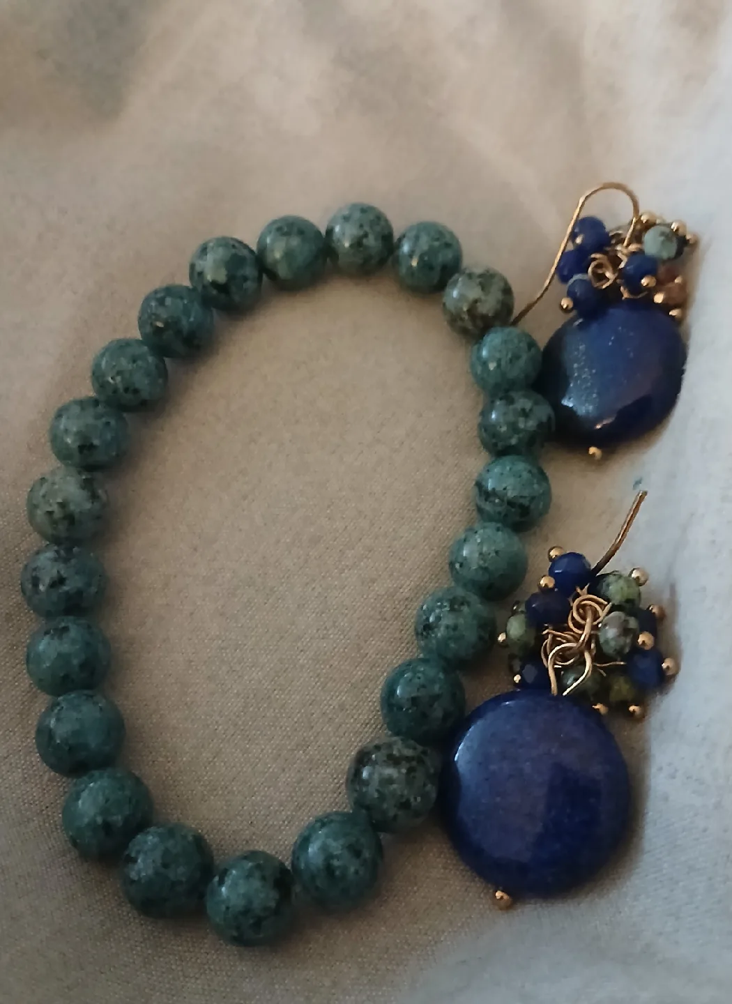 Natural beaded Lapus Lasuli bracelet image indicator(3)