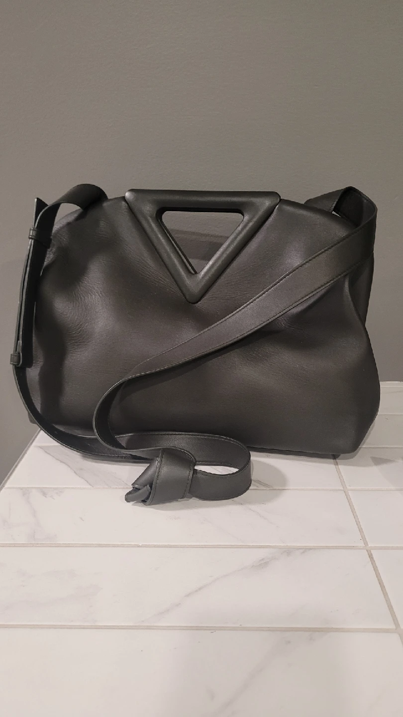 Authentic Bottega Veneta triangle bag - photo 2