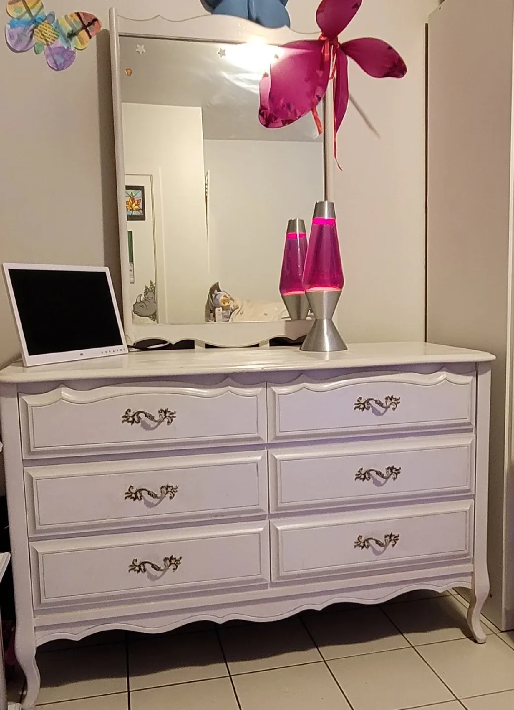 White Dresser with Mirror image indicator(3)