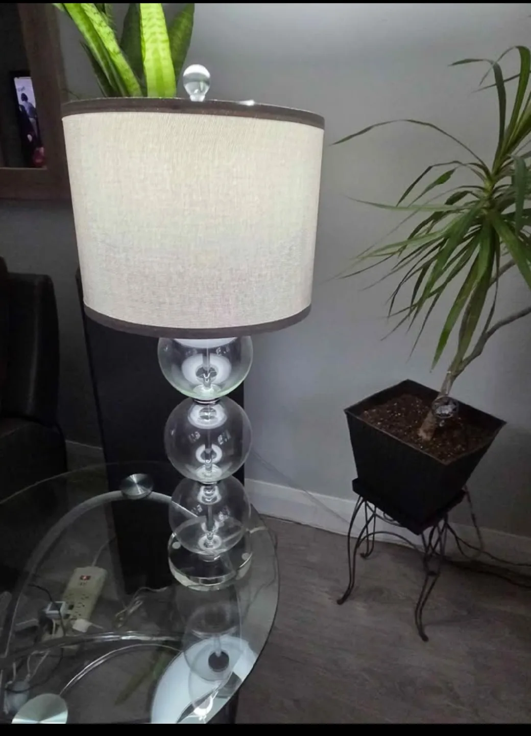 Glass Ball Table Lamp image indicator(2)