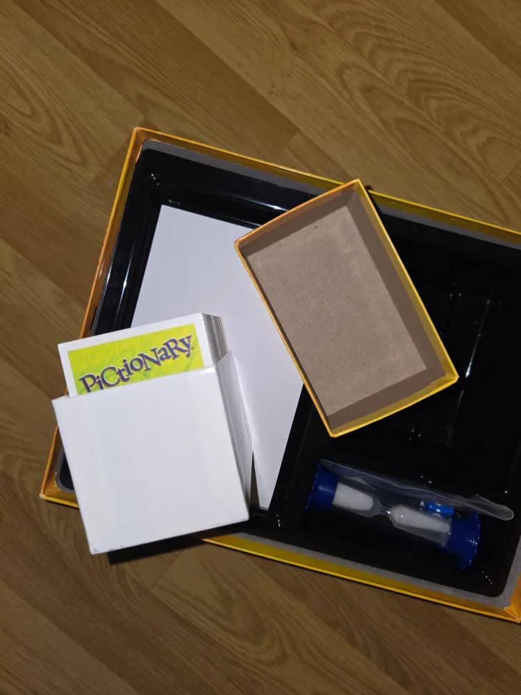 Pictionary Board Game image indicator(7)