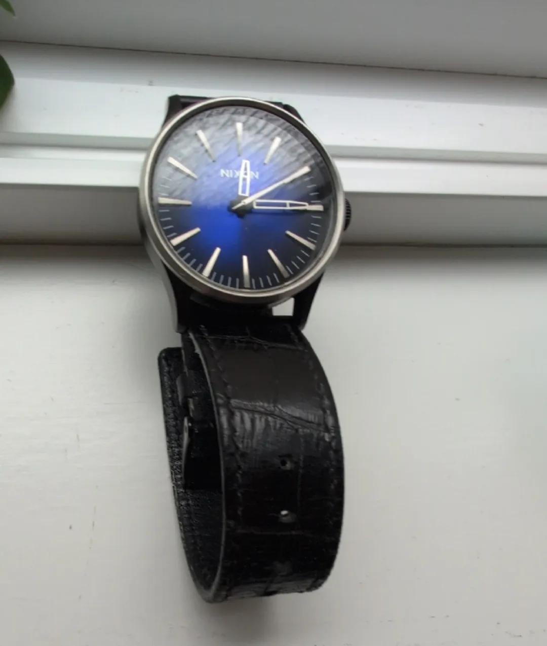 Nixon Black Leather Watch image indicator(2)