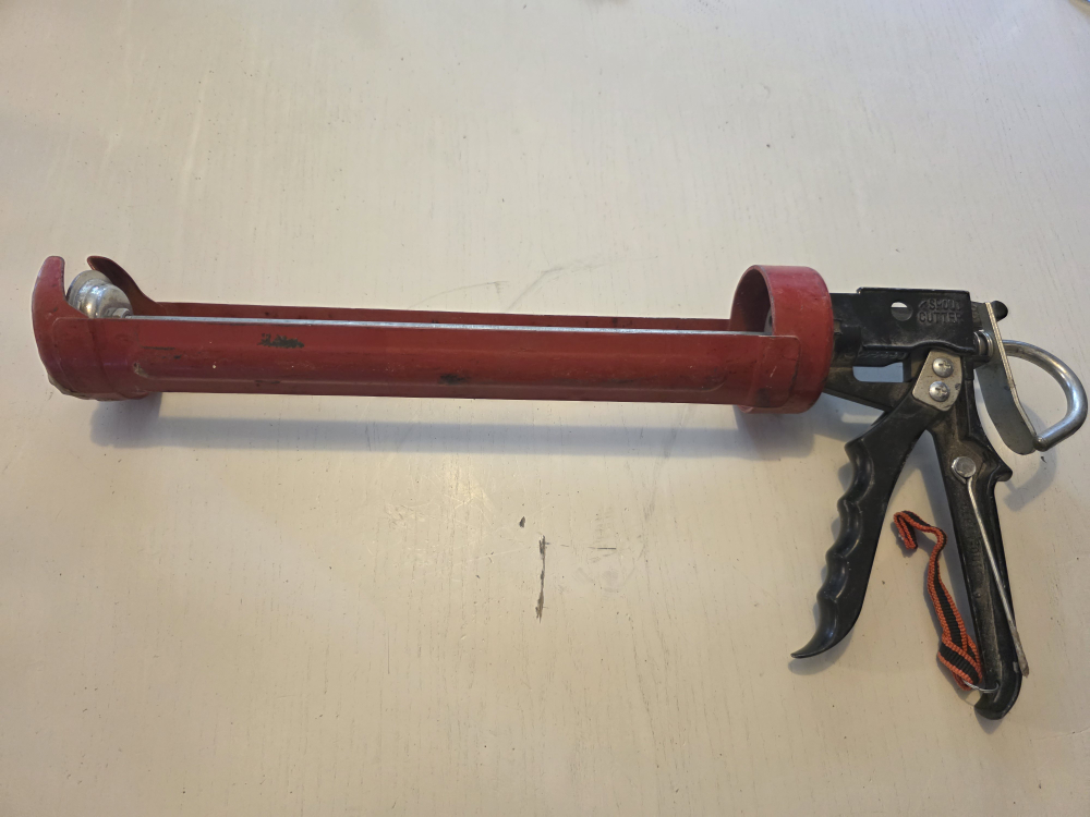 Red Caulking Gun - photo 2