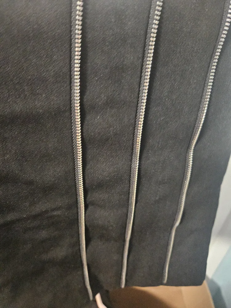 black shorts image indicator(3)