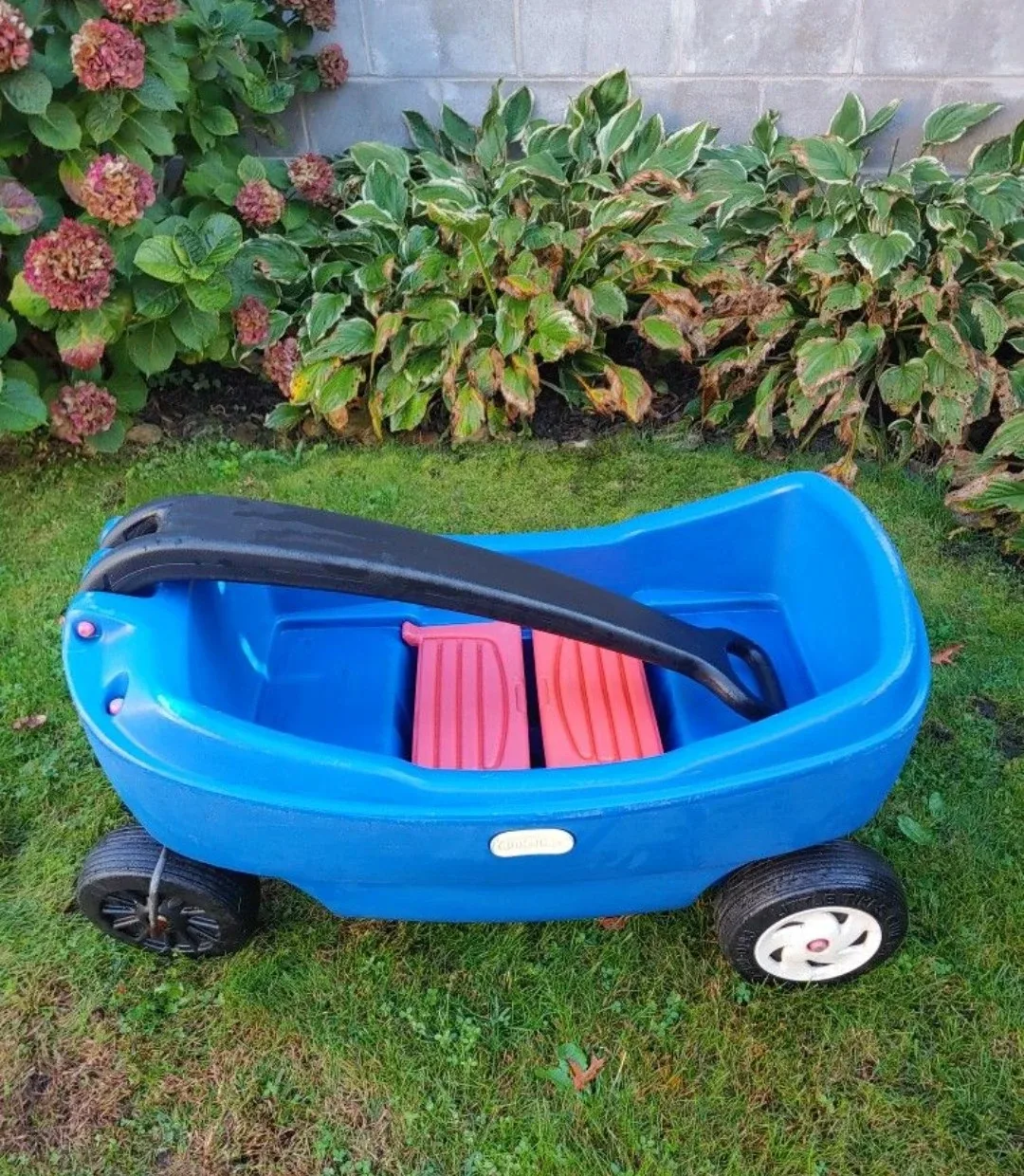 Little Tikes Blue Wagon with Seats image indicator(2)