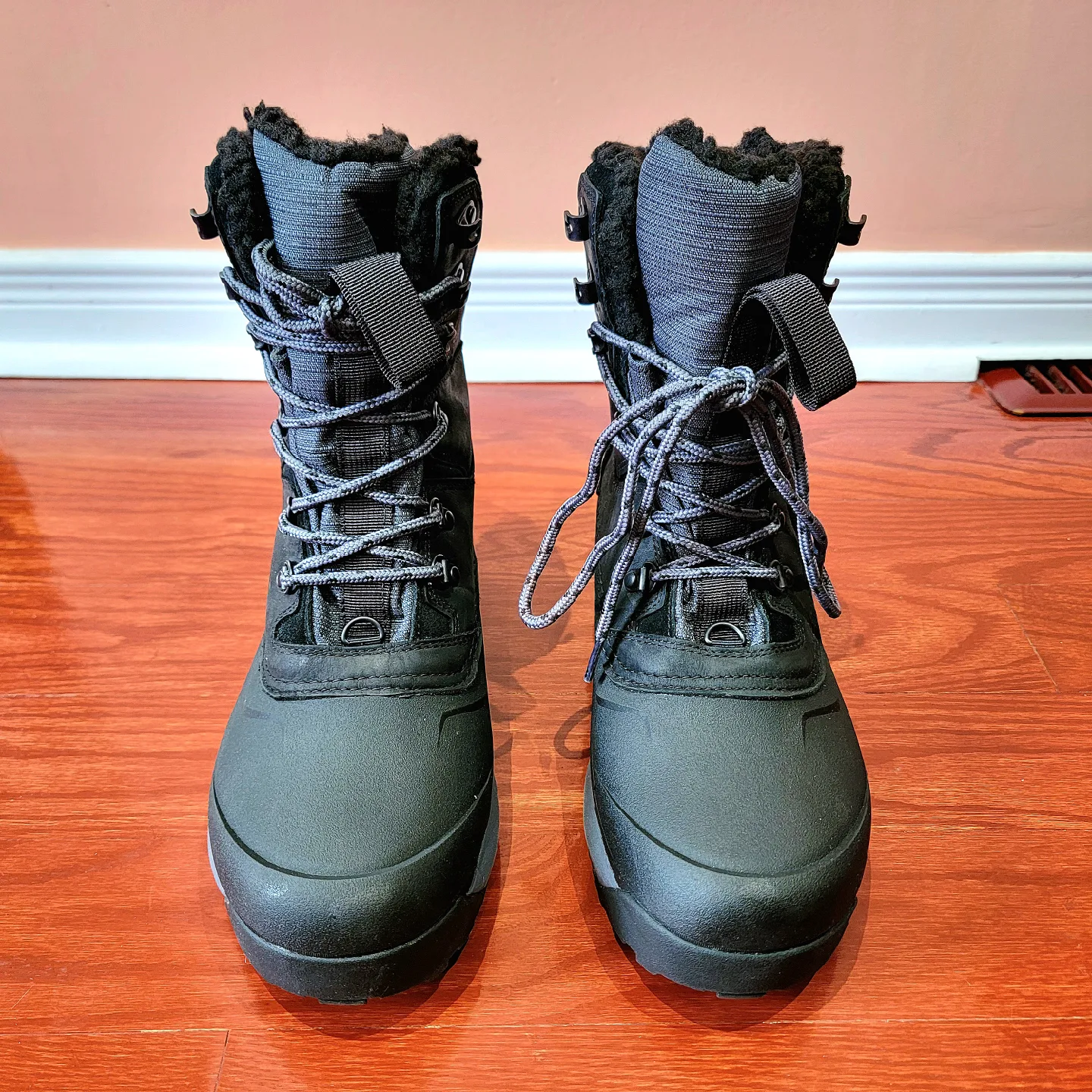 The North Face Size 10.5 Womens Winter Boots Chilkat V 400 thumbnail