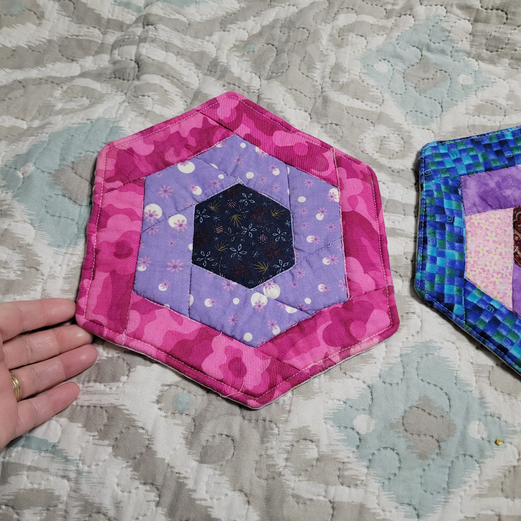 Beautiful Pair of 8" Vintage Handmade Quilted Hot - photo 3