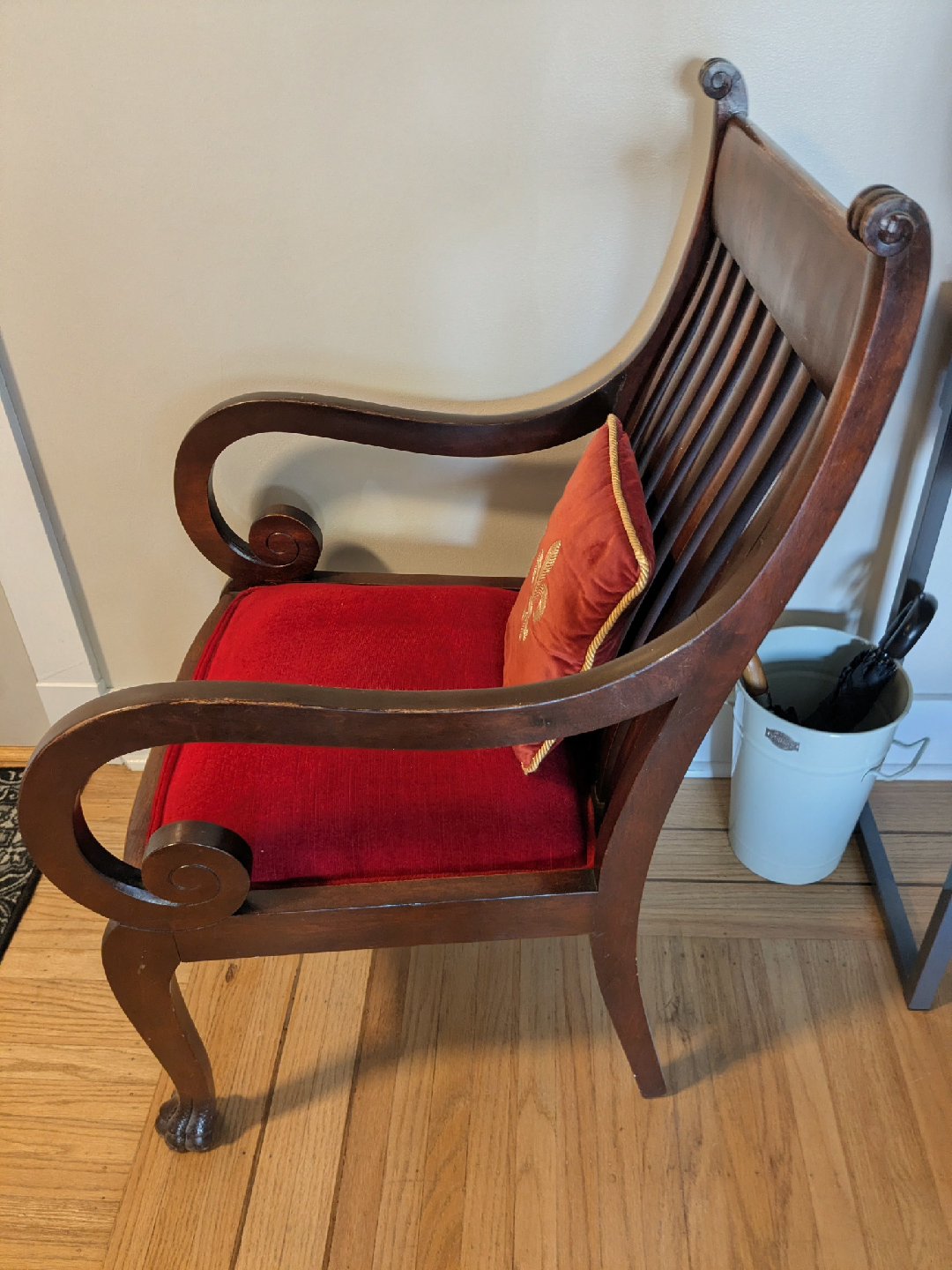 MUST GO - PRICE REDUCED: Armchair - Dark Wood & Red Velvet Seat - photo 2