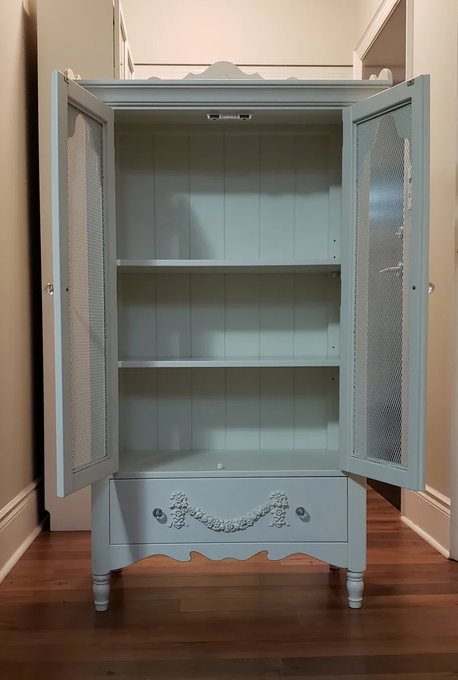 White Display Cabinet with Mesh Doors image indicator(2)