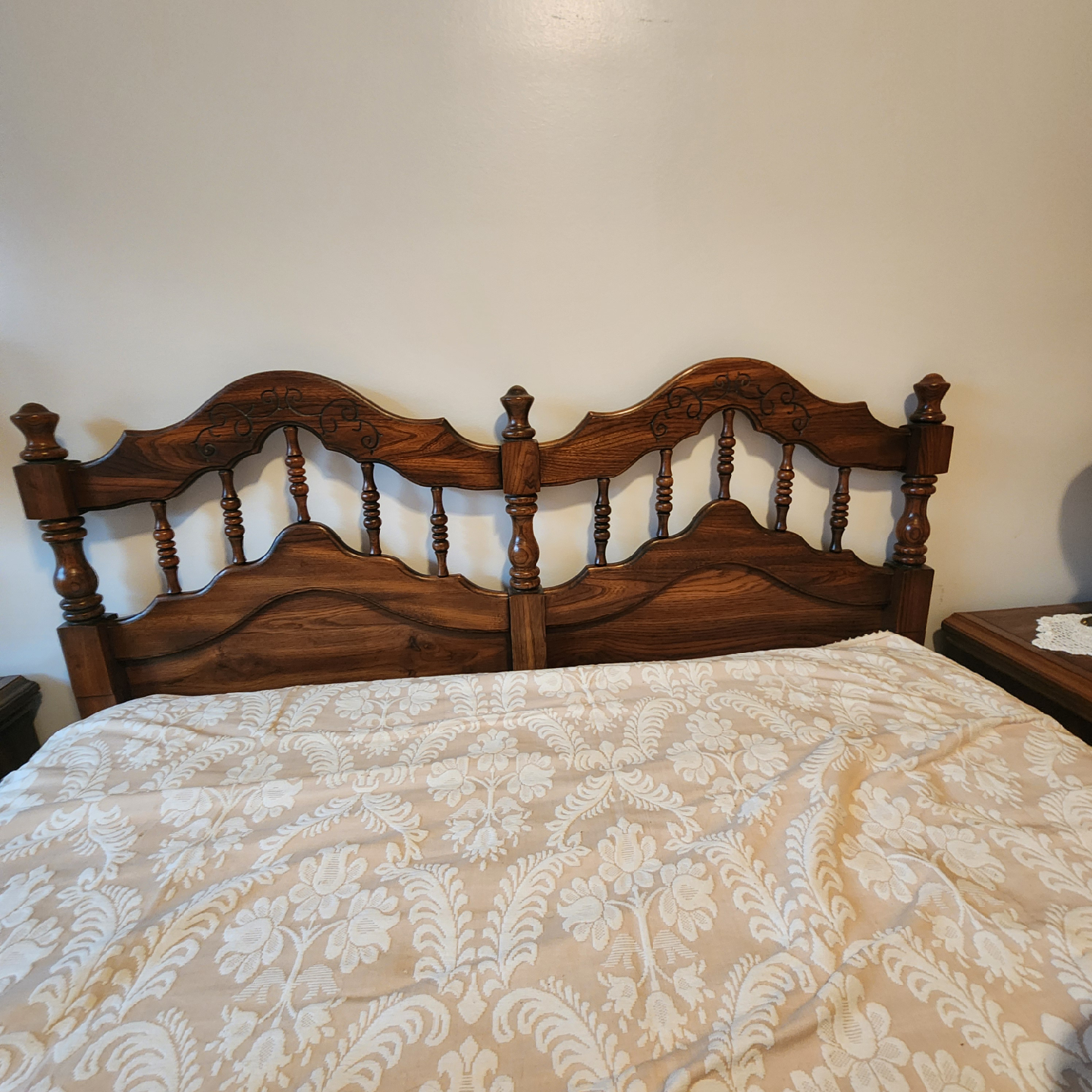 Vintage Solid Wood Bedroom Set - photo 5