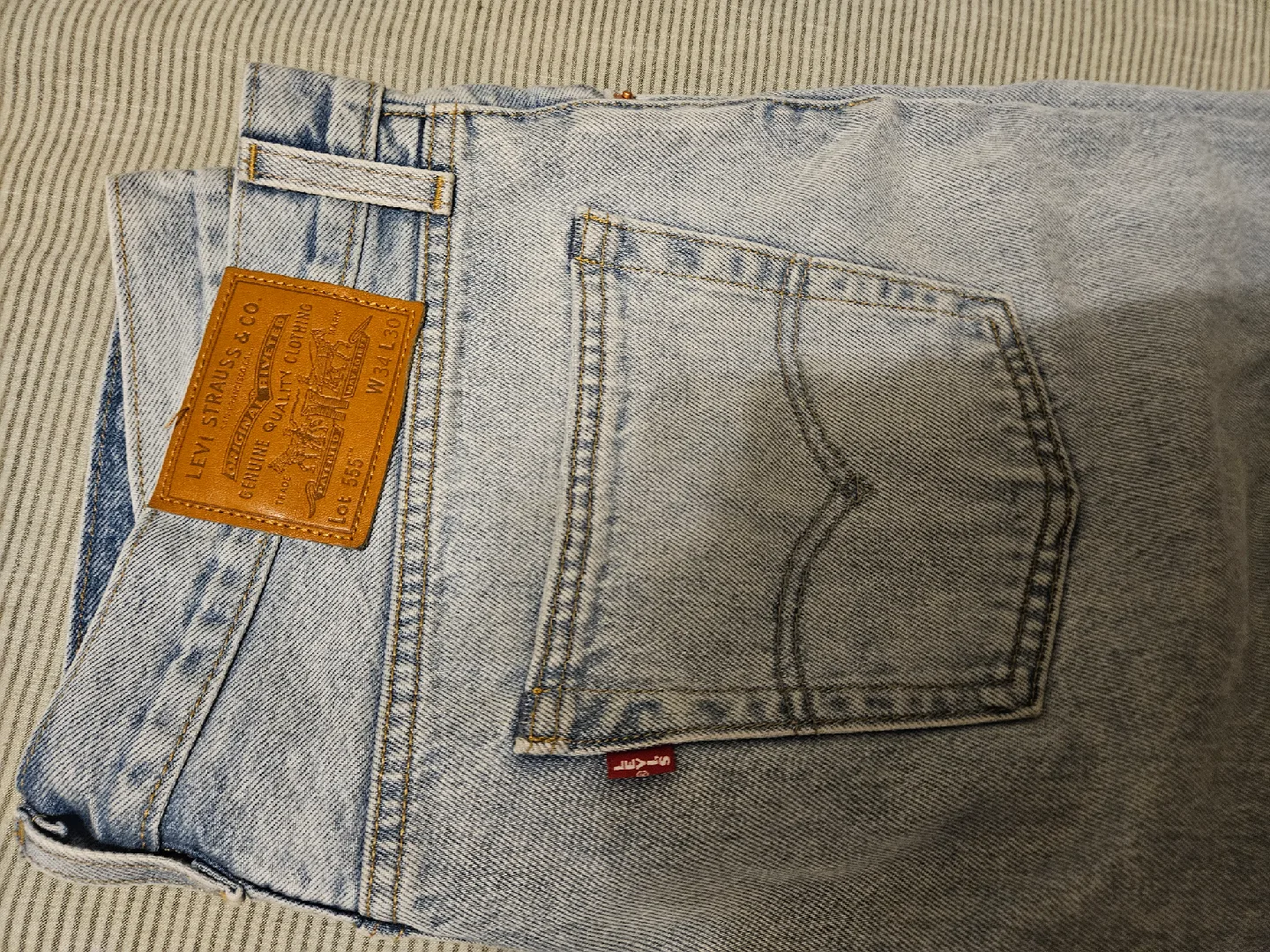 Levi's 585 Relaxed Taper Jeans image indicator(8)