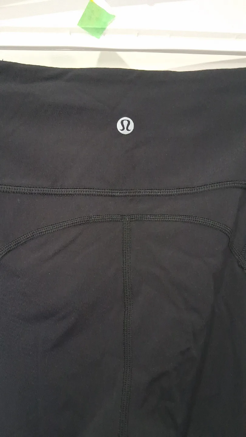 Lululemon Black Yoga Leggings - Size 4 image indicator(3)