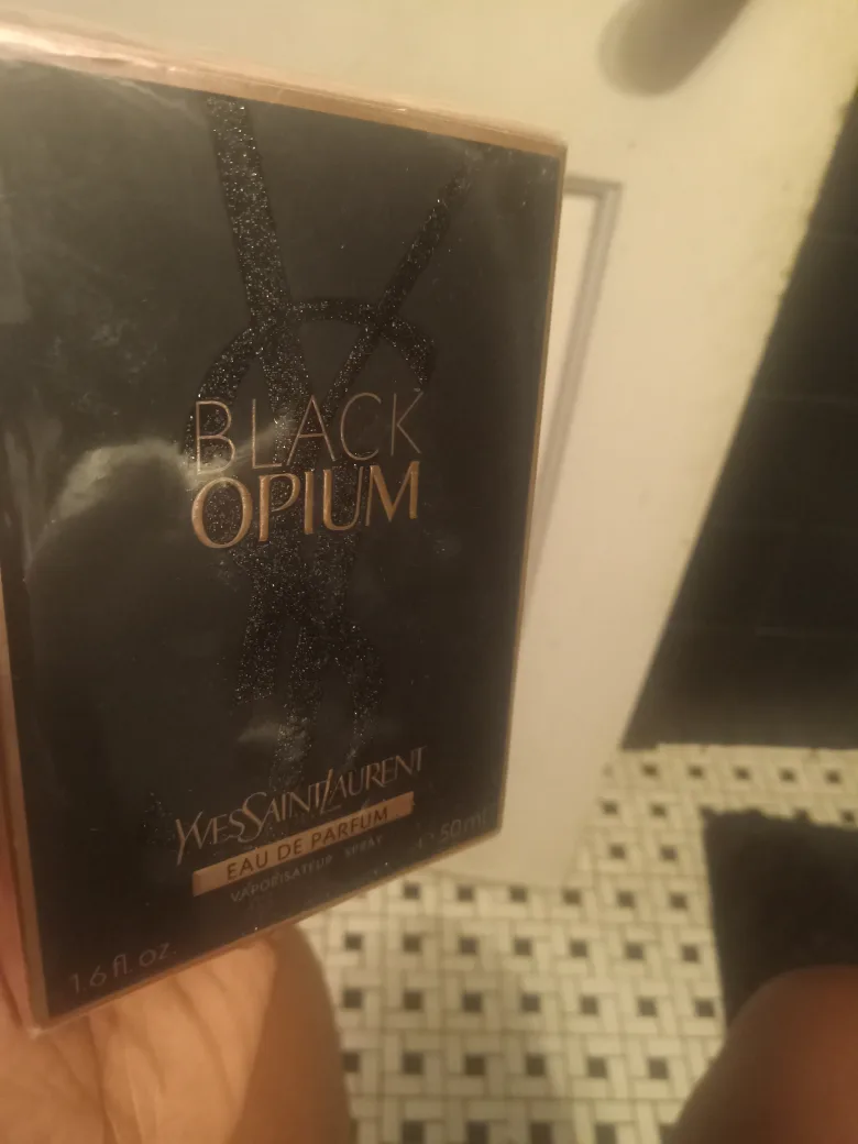 Yves Saint Laurent Black Opium Eau de Parfum 50ml image indicator(3)